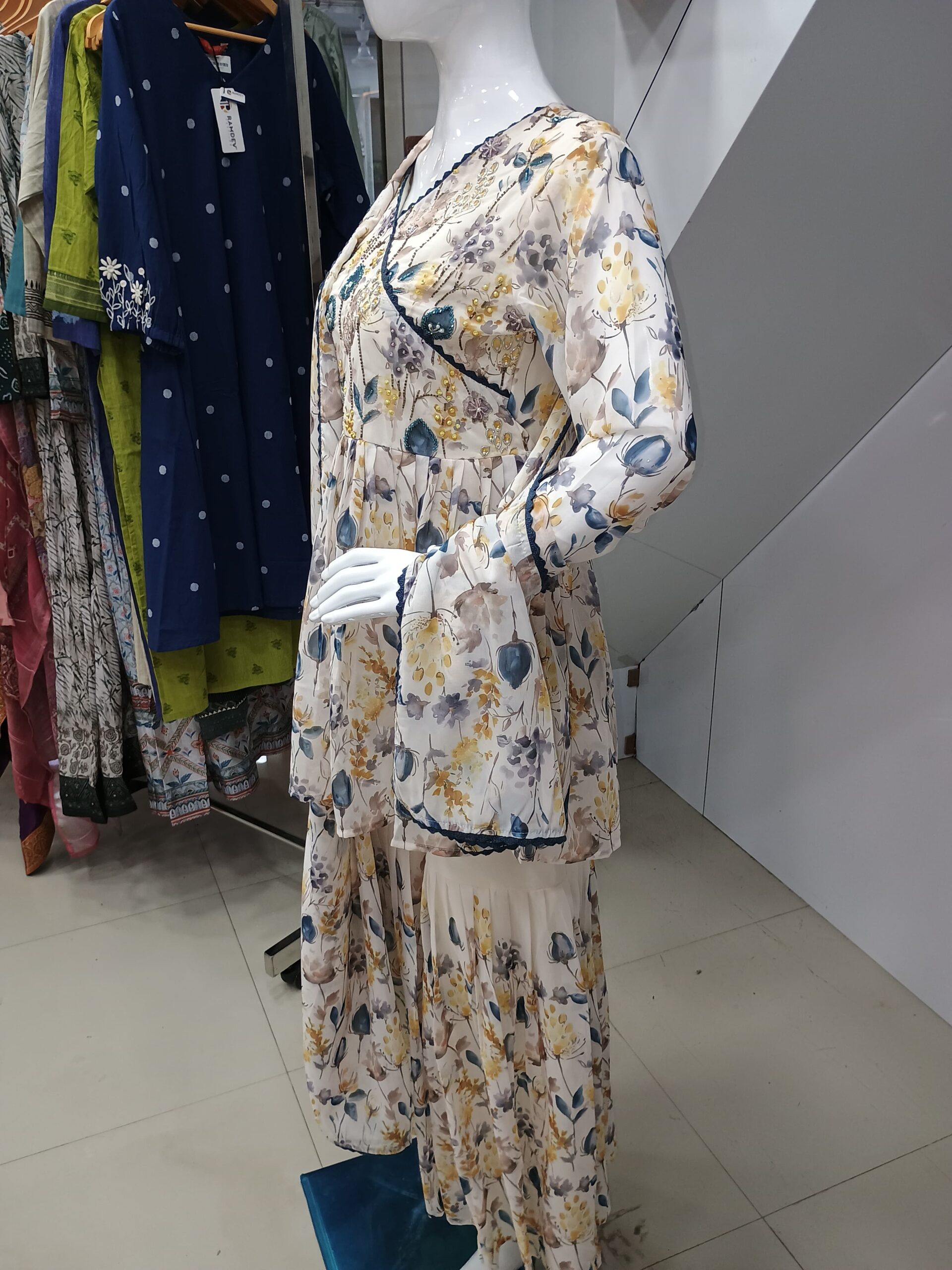 WhatsApp Image 2024-01-12 at 19.42.08 (1)